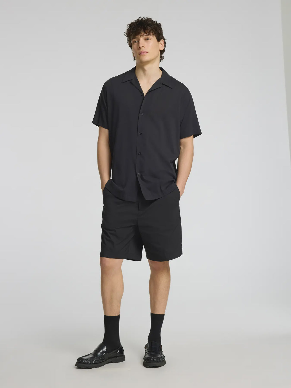 REG-AIR SHIRT SS BLACK